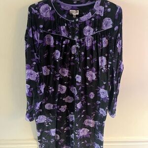 Aria Collection Velour Floral Purple Black Nightgown Long Sleeve Pocket L